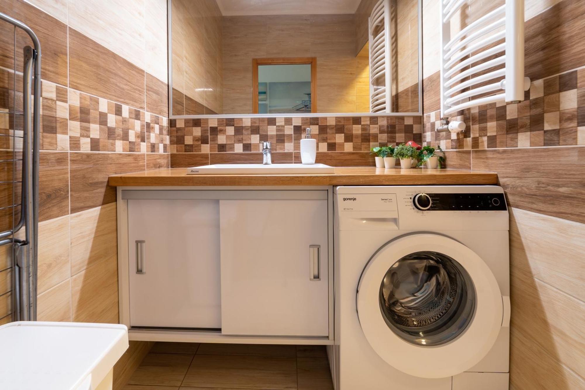 Comfort 14 -- Stylish City Apartment Netflix, Wi-Fi & Parking 米什科尔茨 外观 照片