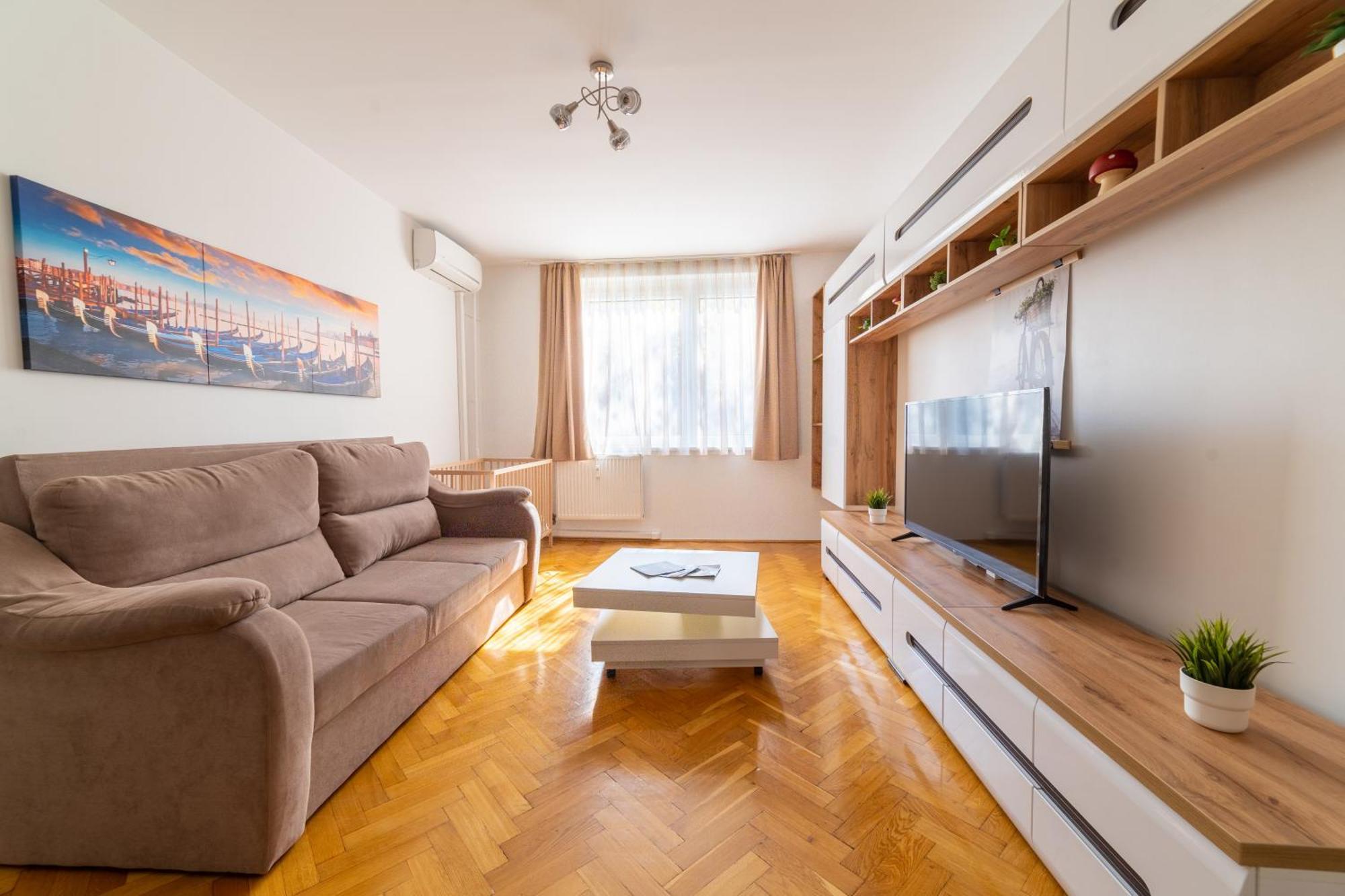 Comfort 14 -- Stylish City Apartment Netflix, Wi-Fi & Parking 米什科尔茨 外观 照片