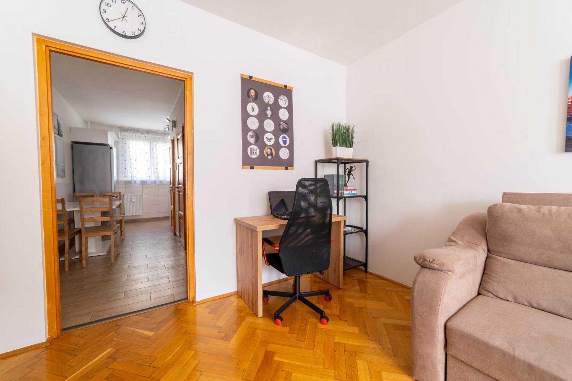 Comfort 14 -- Stylish City Apartment Netflix, Wi-Fi & Parking 米什科尔茨 外观 照片